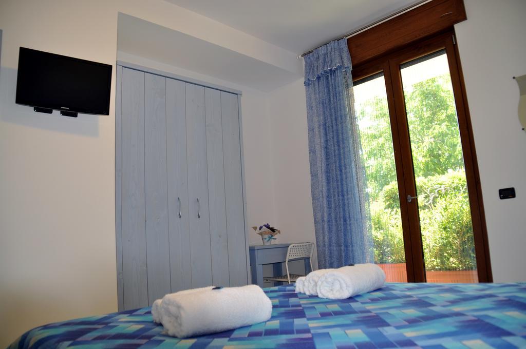 Bed and Breakfast A 2 Passi Dagli Dei Аджерола Номер фото