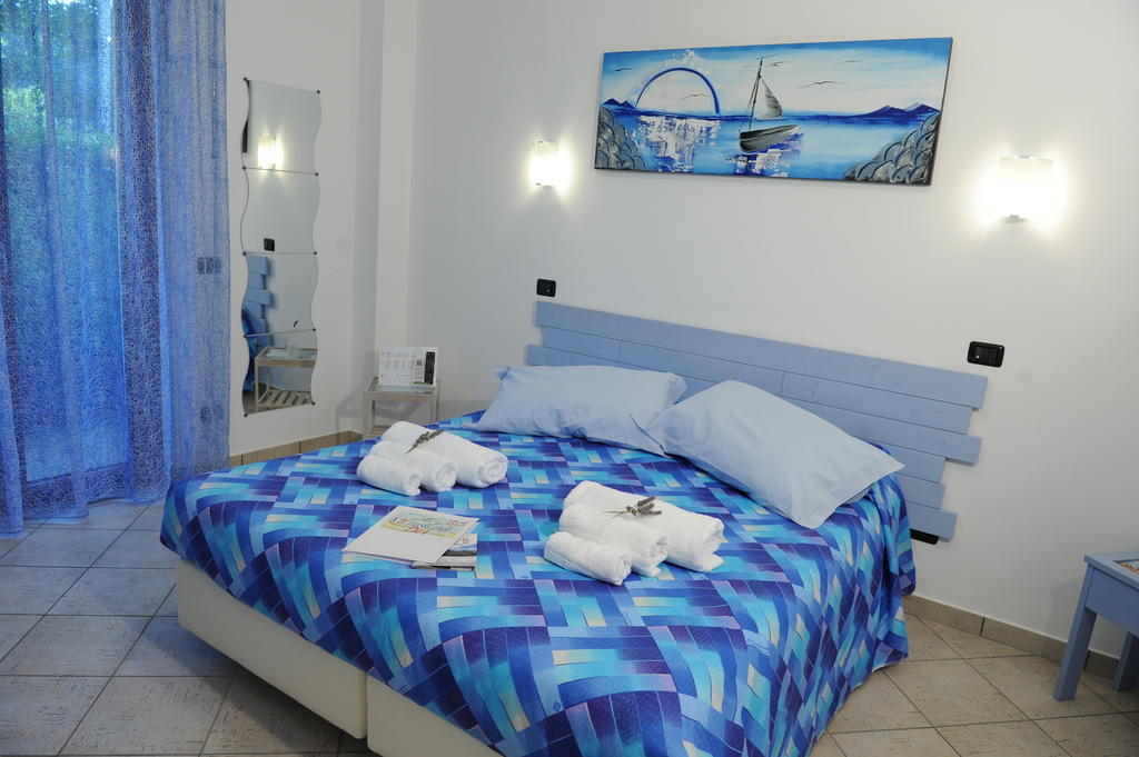 Bed and Breakfast A 2 Passi Dagli Dei Аджерола Номер фото